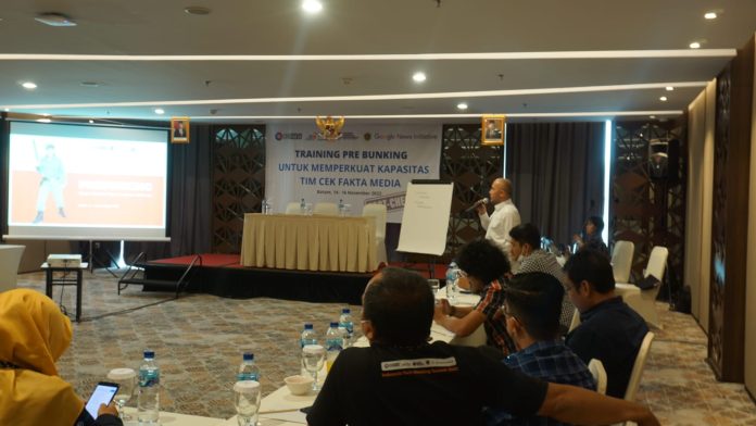 Asosiasi Media Siber Indonesia (AMSI) menggelar pelatihan atau training prebunking di Hotel Santika, Batam, Kepulauan Riau. Pelatihan ini diikuti oleh 27 orang perwakilan media anggota dari 6 AMSI wilayah di Sumatera, yakni provinsi Aceh, Sumatera Utara, Sumatera Barat, Sumatera Selatan, Riau, dan Kepulauan Riau f,AMSI