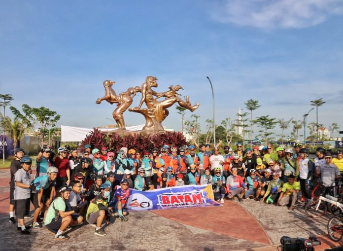 Batam Folding Bike (BFB) kembali menggelar gowes bareng dengan seluruh komunitas sepeda lipat di Batam, Rabu (16/11) F,BFB