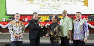 RAPBD 2023 Diproyeksikan Rp4,1 Triliun DPRD Provinsi Kepulauan Riau menyelenggarakan Rapat Paripurna, Bertempat di Ruang Rapat Sidang Utama Balairung Raja Khalid DPRD Provinsi Kepulauan Riau, Kamis, tanggal 3 November 2022 F,DPRD Kepri