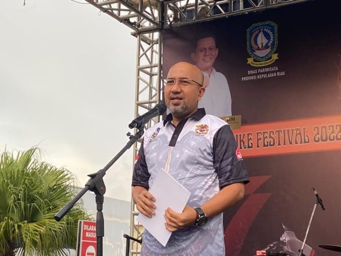 Plt. Kepala Dinas Pariwisata Provinsi Kepri, Luki Zaiman Prawira mengatakan tradisi ekstrem Pawai Tatung Dayak-Tionghoa akan digelar di Nagoya, Minggu (13/11) F,Dispar Kepri