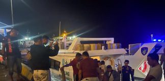 Kehabisan BBM, Sat Polairud Polresta Tanjungpinang Berhasil Evakuasi Kapal Pemkab Anambas yang Bawa Pasien Satuan Polairud Polresta Tanjungpinang evakuasi speed boat Dinas Kesehatan Kabupaten Anambas, Kamis (3/11) malam F,Polresta Tanjungpinang