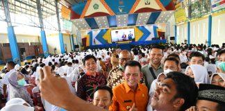 Kepada Pelajar, Gubernur Ansar Jelaskan Bahaya Paham Radikalisme dan Terorisme Gubernur Kepulauan Riau H. Ansar Ahmad membuka acara Ekspresi Indonesia Muda, Pelibatan Pemuda dalam Pencegahan Radikalisme dan Terorisme dengan Pitutur Kebangsaan di GOR Sekolah Yos Sudarso, Selasa (15/11) F,Diskominfo Kepri