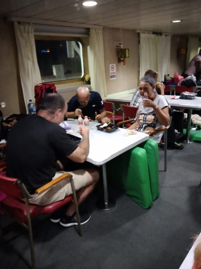 Sebanyak 500 wisatawan yang terdampar di Pulau Karimunjawa akibat cuaca buruk tiba di Pelabuhan Tanjung Emas, Semarang, Rabu (28/12/22) pukul 05.30 WIB pagi F,kiriman untuk BI