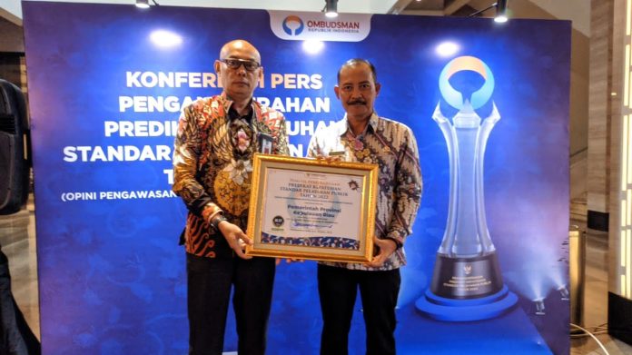 Pemerintah Provinsi Kepulauan Riau (Kepri) menerima penghargaan dari Ombusmen RI tahun 2022 dengan predikat ‘Kepatuhan Standar Pelayanan Publik, Kamis, (22/12) F,Diskominfo Kepri