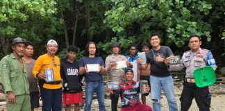 Sedang Cari Kayu, Warga Anambas Temukan 8 Bungkus Kokain Warga Jemaja Kabupaten Anambas menemukan 8 bungkus narkotika jenis kokain di Teluk Simas Air Biru Kecamatan Jemaja Kabupaten Kepulauan Anambas, Senin (26/12) F,Polsek Jemaja