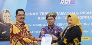Nenny Afriantiny, Anak Asli Pinang Jadi Kepala RRI Tanjungpinang Nenny Afriantiny menggantikan Darno sebagai Kepala LPP RRI Tanjungpinang. Darno selanjutnya akan ditugaskan sebagai Kepala LPP RRI Banjarmasin, sementara Nenny Afriantiny sebelumnya mengemban tugas sebagai Kepala LPP RRI Bengkulu F, Diskominfo Kepri