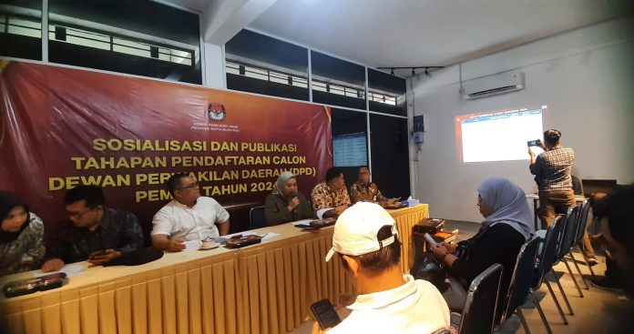 KPU Kepri saat konferensi pers di kantor KPU Kepri, Jumat (30/12) F, BI
