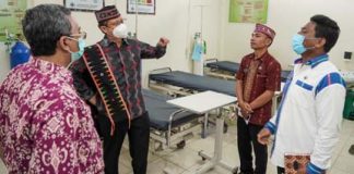 Kemkes Targetkan Seluruh RS Miliki Layanan Empat Penyakit Jantung, Stroke, Ginjal dan Kanker Menteri Kesehatan Budi Gunadi Sadikin saat mengunjungi Puskesmas Labuan Bajo guna memastikan pelayanan kesehatan berjalan dengan baik. F,Kemkes