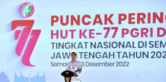 Presiden Jokowi Minta Guru Tingkatkan Kapasitas dan Mampu Beradaptasi dengan Teknologi Pendidikan Presiden Jokowi menghadiri Puncak Peringatan HUT ke-77 PGRI dan Hari Guru Nasional Tahun 2022, di Marina Convention Center, Kota Semarang, Jawa Tengah, Sabtu (03/12/2022). (Foto: BPMI Setpres/Rusman)