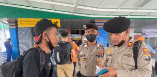 Cegah Keberangkatan PMI Non Prosedural, Polresta Tanjungpinang Cek Keberangkatan Para Penumpang Polresta tanjungpinang laksanakan Kegiatan Yang Ditingkatkan (KRYD) dilanjutkan dengan sasaran Pekerja Migran Indonesia (PMI) Non Prosedural dan gangguan Kamtibmas lainnya di wilayah hukum Polresta Tanjungpinang, Jumat (16/12) F.Polresta Tanjungpinang