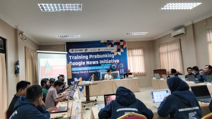 Sebanyak 25 jurnalis Kota Tanjungpinang dan Bintan mengikuti training prebunking yang digelar Aliansi Jurnalis Independen (AJI) Tanjungpinang, Sabtu (28/1) F,AJI Tanjungpinang