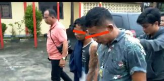 Diancam Pakai Parang, Dua Sejoli Terpaksa Serahkan Dompet dan Tas. Pelaku Telah Ditangkap Polisi Dua pelaku pencurian dengan kekerasan yang terjadi di Dompak, hari Selasa (17/1) digiring ke Polresta Tanjungpinang oleh Kanit Jatanras Sat Reskrim Polresta Tanjungpinang IPDA Freddy Simanjuntak, Selasa (31/1) F,Beritaibukota.com