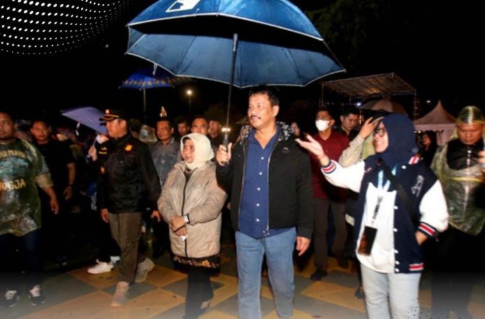 Wali Kota Batam/Kepala Badan Pengusahaan Batam H Muhammad Rudi (HMR), saat tiba di Tanjungpinang, Sabtu (28/1/2023), untuk menghadiri Bazar IKM, Sunset Fashion Show, Soft Launching Melayu Square dan Konser Musik Seorang Senyawa Fest 2023 di Area Melayu Square Tanjungpinang F,Pemko Batam