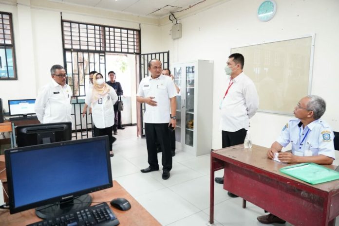 Sekretaris Daerah (Sekda) Kota Batam, Jefridin Hamid hadir dan memantau langsung ujian mengatakan pengadaan PPPK JF guru Pemko Batam, Rabu (18/1) F,Pemko Batam
