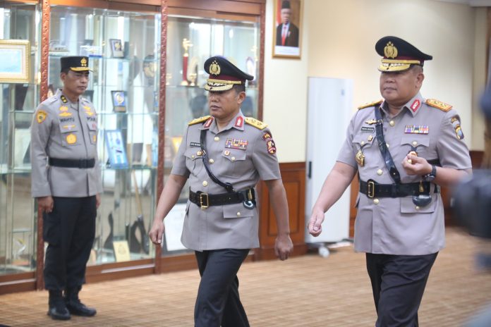 Irjen Pol Drs. Tabana Bangun resmi menjabat Kapolda Kepri menggantikan Irjen Pol Dr. Aris Budiman, mulai Kamis (26/1) F,Polda Kepri