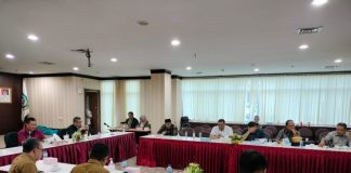 Dihadapan Komisi III DPRD Kepri, PUPR Paparkan Perbaikan Gedung DPRD Kepri Rp7,2 Miliar Komisi III yang mengundang Dinas PUPR dan Pertanahan serta Sekretariat DPRD Provinsi Kepulauan Riau guna mendengar penjelasan lebih lanjut terkait rencana perbaikan kantor DPRD, di Gedung Graha Kepri, Batam Selasa (24/1) F,Humas DPRD Kepri