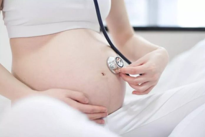 Kementerian Kesehatan RI menetapkan pemeriksaan ibu hamil atau antenatal care (ANC) dilakukan minimal sebanyak 6 kali selama 9 bulan sebagai bentuk komitmen untuk penyediaan layanan esensial bagi Ibu hamil F,net/prenagen