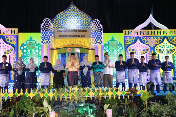 Wakil Wali kota Tanjungpinang, Endang Abdullah membuka secara resmi Seleksi Tilawatil Qur'an dan Hadist (STQH) ke XVII tahun 2023 ,tingkat Kecamatan Tanjungpinang Barat di halaman kantor kecamatan Tanjungpinang Barat Jalan H. Agus Salim, Rabu (22/2) F,Pemko Tanjungpinang
