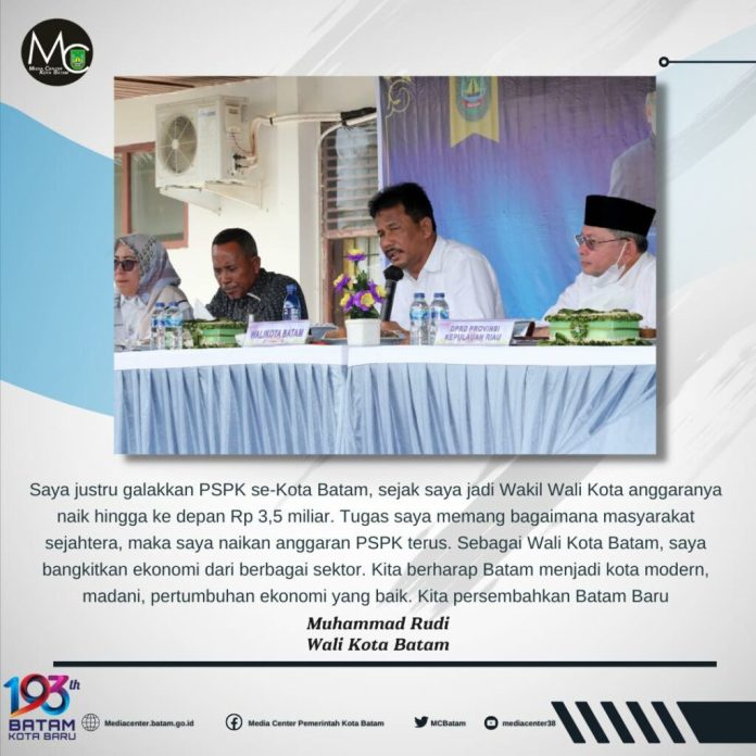 Wali Kota Batam saat menghadiri Musyawarah Rencana Pembangunan (Musrenbang) Tingkat Kecamatan Galang di Halaman Kantor Camat tersebut, Selasa (7/2). F,Pemko Batam