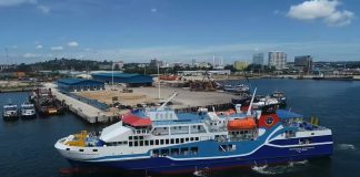 KMP Bahtera Nusantara 03 Layani Tanjunguban-Tambelan-Sintete, Berikut Rute dan Jadwalnya Gubernur Kepulauan Riau H. Ansar Ahmad melepas secara resmi pelayaran perdana Kapal Motor Penyeberangan (KMP) Bahtera Nusantara 03 di Pelabuhan Roro ASDP Tanjung Uban, Rabu (22/02). Kapal ini akan melayani rute Tanjunguban-Tambelan-Sintete (Kalimantan Barat) F,Diskominfo Kepri