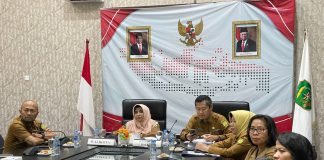 Mendagri Apresiasi Pengendalian Inflasi di Tanjungpinang Wali Kota Tanjungpinang Hj. Rahma saat mengikuti Rapat Koordinasi Nasional Pengendalian Inflasi Tahun 2023 yang dilaksanakan secara daring yang diikuti dipimpin Mendagri, Tito Karnavian dan dikuti seluruh stake holder pengendalian inflasi tingkat nasional, Senin (13/2) F, Pemko Tanjungpinang