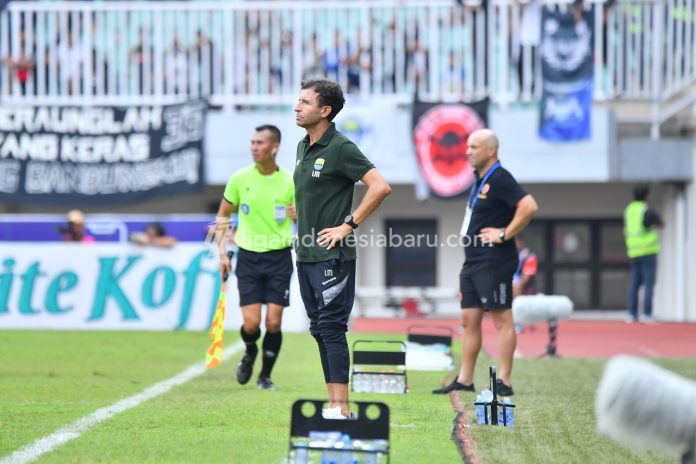 Persib Bandung harus mengakhiri rekor tak terkalahkan dalam 15 pertandingan setelah ditumbangkan PSM Makassar dalam laga pekan ke-24 BRI Liga 1 2022/2023 di Stadion Pakansari, Kabupaten Bogor, Selasa (14/2) kemarin F,LIB