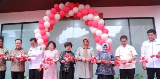 Wali Kota Rahma Resmikan Gedung Perkumpulan Teo Chew Tanjungpinang Wali kota Tanjungpinang, Hj. Rahma hadir dan resmikan penggunaan gedung baru perkumpulan Teo Chew Tanjungpinang di jalan pos kota Tanjungpinang, Rabu (22/02) F,Pemko Tanjungpinang