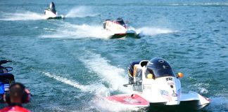 Warga Danau Toba Memiliki Kebanggaan Tersendiri Ketika F1 PowerBoat Digelar di Danau Toba Balapan F1 SuperBoat di Danau Toba (Foto: BPMI Setpres)