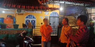 Polisi Berhasil Tangkap Pelaku Jambret di Sekitar RSUD Bintan yang Terjadi 17 Januari Kemarin Pelaku jambret yang terjadi di sekitaran RSUD Bintan Jalan Barek Betawi Kelurahan Kijang Kota Kecamatan Bintan Timur, 17 Januari 2023 saat ditangkap Personil Unit Reskrim Polsek Bintan bekerjasama dengan Satreskrim Polres Bintan F,Polres Bintan