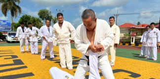 Selain Syarat Kenaikan Pangkat, Anggota Polri Wajib Tau Beladiri Para personel Polresta Tanjungpinang menggelar kegiatan latihan bela diri di lapangan apel Mapolresta Tanjungpinang, Selasa (21/02) F,Polresta Tanjungpinang