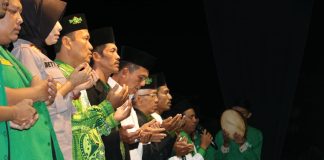 Gubernur Ansar Bangga Terhadap NU yang Selalu Menjaga Moderasi Beragama Gubernur Kepri, Ansar Ahmad saat menghadiri acara Puncak Harlah 1 Abad NU (Tabligh Akbar) Majelis Wakil Cabang Nahdlatul Ulama (MWCNU) Kecamatan Sei Beduk Batam di Mansang Creative Center, Sei Beduk, Kota Batam, Minggu (13/02) F,Diskominfo Kepri