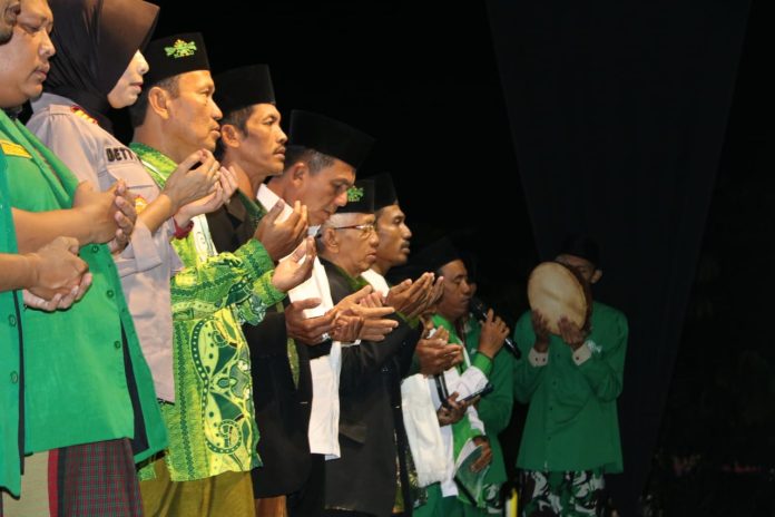 Gubernur Kepri, Ansar Ahmad saat menghadiri acara Puncak Harlah 1 Abad NU (Tabligh Akbar) Majelis Wakil Cabang Nahdlatul Ulama (MWCNU) Kecamatan Sei Beduk Batam di Mansang Creative Center, Sei Beduk, Kota Batam, Minggu (13/02) F,Diskominfo Kepri
