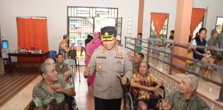 Kapolresta dan Wakapolresta Tanjungpinang Beri Bantuan untuk Panti Jompo dan Panti Asuhan Polresta Tanjungpinang melaksanakan bakti sosial dengan menyerahkan bantuan kepada Panti Asuhan dan panti Jompo yang ada di wilayah hukum Polsek Tanjungpinang, Rabu (22/03) F,Diskominfo Tanjungpinang