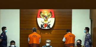 Diduga ada Penetapan dan Perhitungan Fiktif Hingga Akibatkan Kerugian Negara Mencapai Ratusan Miliar Rupiah, KPK Sidik Dugaan Korupsi Barang Kena Cukai di Wilayah Tanjungpinang Mantan Bupati Bintan Apri Sujadi dan Pelaksana Tugas (Plt) Kepala Badan Pengusahaan Kawasan Perdagangan Bebas dan Pelabuhan Bebas Bintan, Mohd Saleh H Umar sudah menjalani hukuman karena terlibat dalam korupsi pengaturan barang kena cukai dalam pengelolaan Kawasan Perdagangan Bebas dan Pelabuhan Bebas (KPBPB) wilayah Kabupaten Bintan, Tahun 2016-2018. KPK kembali mulai penyidikan baru terkait dugaan korupsi pengaturan barang kena cukai di Kawasan Perdagangan Bebas dan Pelabuhan Bebas Bintan wilayah kota Tanjung Pinang, Provinsi Kepri F,dok