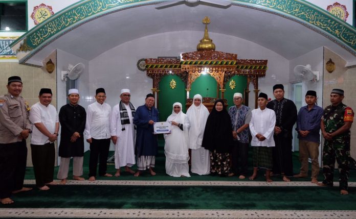 Wali Kota Tanjungpinang, Rahma bersama 25 pejabat pemko melakukan safari Subuh di Masjid Al Barokah, Jalan Soekarno Hatta, Gang Jambu, Kamis (30/3) F,Pemko Tanjungpinang