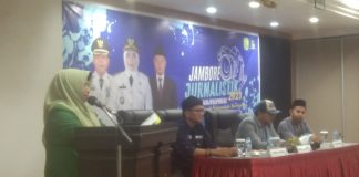 70 Jurnalis Ikuti Jambore Jurnalistik 2023 Walikota Tanjungpinang, Rahma membuka secara resmi Jambore Jurnalistik 2023 yang diadakan oleh Dinas Komunikasi dan Informatika Kota Tanjungpinang di Aula Comforta Tanjungpinang, Rabu (08/03) Siang F, BI