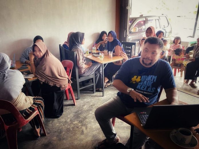 Ketua Kubik Bintan, Sapril Sembiring Bantu Fasilitasi pembuatan NIB 32 Pelaku Usaha Mikro Kecil di Bintan, Kamis (9/3) F, kiriman untuk BI