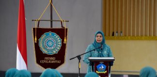 TP PKK Bintan Diminta Lebih Aktif Lakukan Pembinaan Terhadap TPP Kecamatan Hingga Desa Ketua TP-PKK Provinsi Kepulauan Riau Dewi Kumalasari Ansar saat melakukan kegiatan pembinaan dan monitoring 10 program pokok PKK di aula kantor Bandar Seri Bentan, Bintan, Senin (20/3) F, Diskominfo Kepri