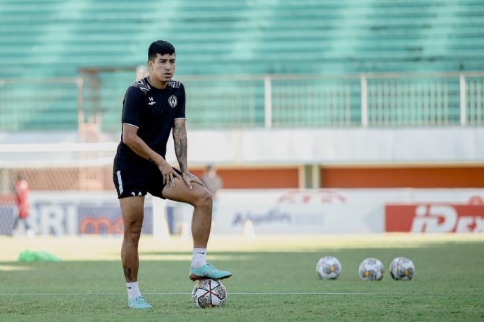 Gelandang serang PSS Sleman, Jonathan Cantillana akan membela tim nasional Palestina setelah Kompetisi BRI Liga 1 Libur 20-28 Maret F,LIB