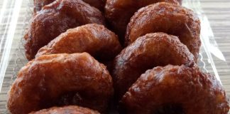 Berwisata ke Pulau Penyengat Sambil Menikmati Ragam Kuliner Aneka jajajan kuliner menjadi salah satu daya tari wisatawan yang berkunjung ke Pulau Penyengat F,net