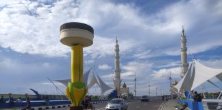 Hadirnya Jembatan 1 Dompak Menjadi Kawasan Strategis Pariwisata Baru di Tanjungpinang Jembatan Jembatan Sultan Mahmud Riayat Syah atau yang lebih dikenal dengan nama jembatan 1 Dompak menjadi kawasan strategis pariwisata di Tanjungpinang yang banyak dikunjungi F,BI