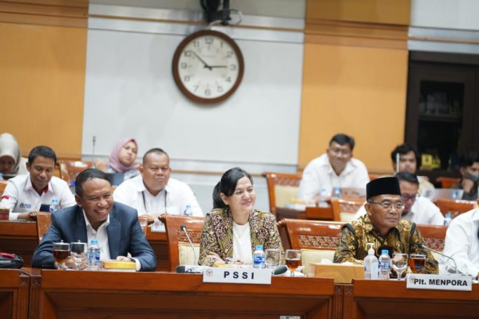 Komisi III dan X mengadakan rapat kerja dengan Plt Menpora Muhadjir Effendy yang dihadiri Wakil Ketua Umum PSSI Zainudin Amali, Ratu Tisha Destria, Anggota Exco PSSI Endri Erawan, Sekjen Yunus Nusi, dan Direktur Teknik Indra Sjafri di Gedung DPR RI Senayan pada Senin (20/3) F, PSSI