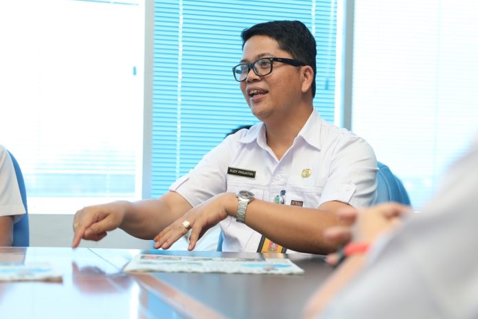 Kepala Dinas Komunikasi dan Informatika Kota Batam, Rudi Panjaitan, Kamis (27/4) mengatakan dari 27 laporan dan data pengaduan THR yang telah diterima Pemko Batam, 10 diantaranya sudah dilakukan mediasi dan ditindaklanjuti oleh tim pengendalian, yang saat ini hak para pekerja tersebut telah dibayarkan oleh perusahaan terkait F,Diskominfo Batam