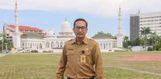 Pemko Batam Permudah Penyelenggaraan Persetujuan Kesesuaian Kegiatan Pemanfaatan Ruang (PKKPR) di Batam KepaLa Dinas Cipta Karya dan Tata Ruang (CTKR) Azril Apriansyah mengatakan saat ini Pemko Batam telah mengunggah seluruh Rencana Detail Tata Ruang (RDTR) Kota Batam di dalam platform https://gistaru.atrbpn.go.id/rtronline f,Pemko Batam