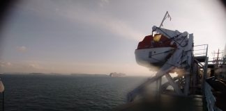 KKP Telah Tangkap 33 Kapal Ikan Ilegal Hingga April 2023 Lautan Indonesia yang begitu luas sering dimasuki kapal-kapal nelayan dari negara luar secara ilegal. Kementerian Kelautan dan Perikanan (KKP) hingga April telah menangkap 33 kapal ikan ilegal di tahun 2023 F,BI