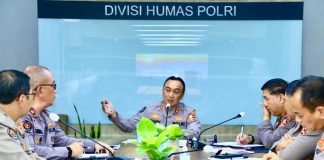Polri Siapkan 2.627 Personil Amankan KTT ASEAN di Labuan Bajo Kepolisian Republik Indonesia (Polri) menyiapkan 2.627 personel guna mengamankan penyelenggaraan Konfrensi Tingkat Tinggi ke-42 ASEAN atau ASEAN Summit pada 9 hingga 11 Mei 2023 F,Humas Polri