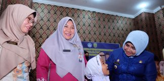 Wali Kota Rahma Tegaskan Pengadaan Baju Seragam Sekolah Gratis untuk Pelajar SD dan SMP di Tahun 2023 Tetap Diadakan Wali Kota Tanjungpinang Rahma,menegaskan bahwa pada tahun 2023 ini pemerintah Kota Tanjungpinang masih tetap melaksanakan kegiatan pengadaan baju seragam sekolah gratis untuk pelajar SD dan SMP F,Pemko Tanjungpinang