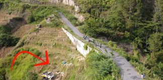 Dua Orang Meninggal Akibat Kecelakaan Bus di Nainggolan Lokasi mini bus yang masuk jurang di Desa Sinaga Uruk Pandiangan, Dusun 2 Sidalu- Dalu, Kecamatan Nainggolan, Selasa (11/4) F,Hendri