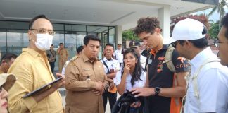 Event Internasional AQUABIKE World Championship Digelar di Pelabuhan Ambarita, Kabupaten Samosir Bupati Samosir Vandiko T. Gultom, ST bersama Deputi Bidang Koordinasi Pariwisata dan Ekonomi Kreatif Kemenkomarves Odo RM. Manuhutu dan Perwakilan KL : BMKG, BPTD, KSOPP Danau Toba melakukan survey dan monitoring homologasi untuk persiapan Event AQUABIKE World Championship di Pelabuhan Ambarita, Kecamatan Simanindo, Kabupaten Samosir, Senin (3/4) F, Diskominfo Samosir