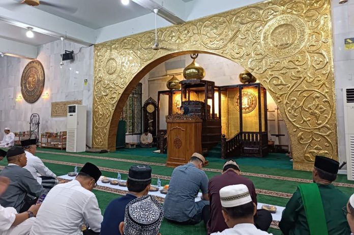 Pemerintah Kota Tanjungpinang, menggelar peringatan malam Nuzulul Qur'an 1444 Hijriah, di Masjid Agung AL-Hikmah, Jalan Masjid, Jum'at (7/4) malam F, Pemko Tanjungpinang